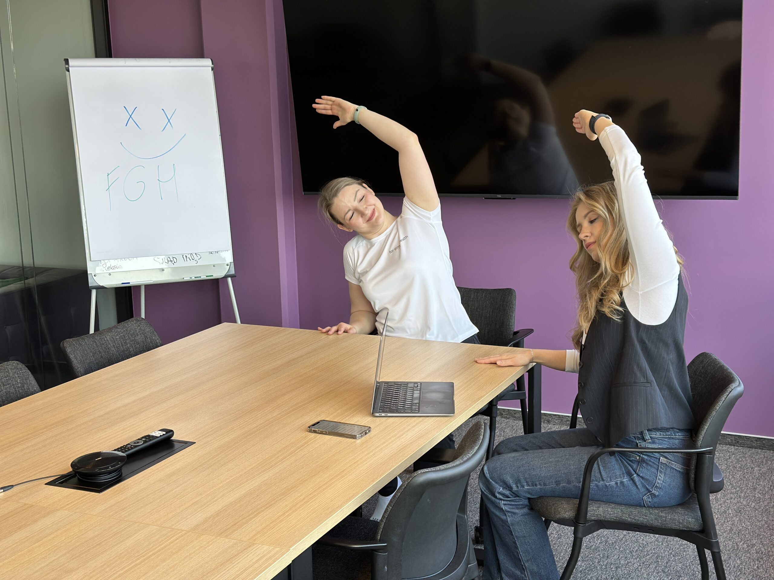 ćwiczenia przy biurku For Good Health 